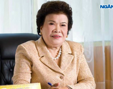 Bà Tư Hường làm Chủ tịch Đại học Quang Trung