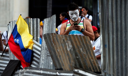 Những chiếc điện thoại nghìn đôla ở Venezuela