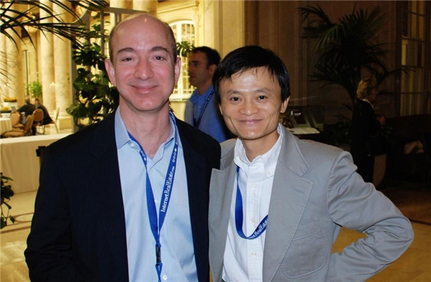 Alibaba khác Amazon ở điểm nào?