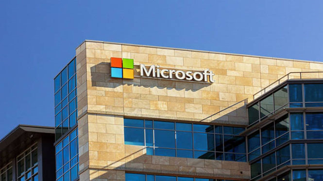 Sau 17 năm, giá trị vốn hóa Microsoft trở lại mốc 600 tỉ USD