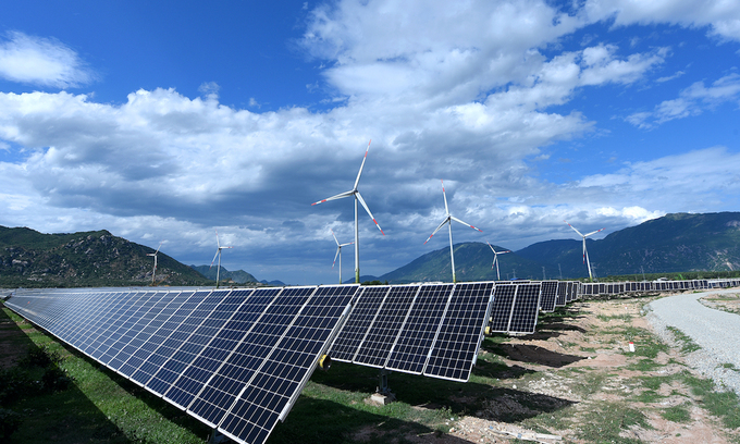 Trung Nam bán cổ phần nhà máy điện mặt trời hơn 200 triệu USD