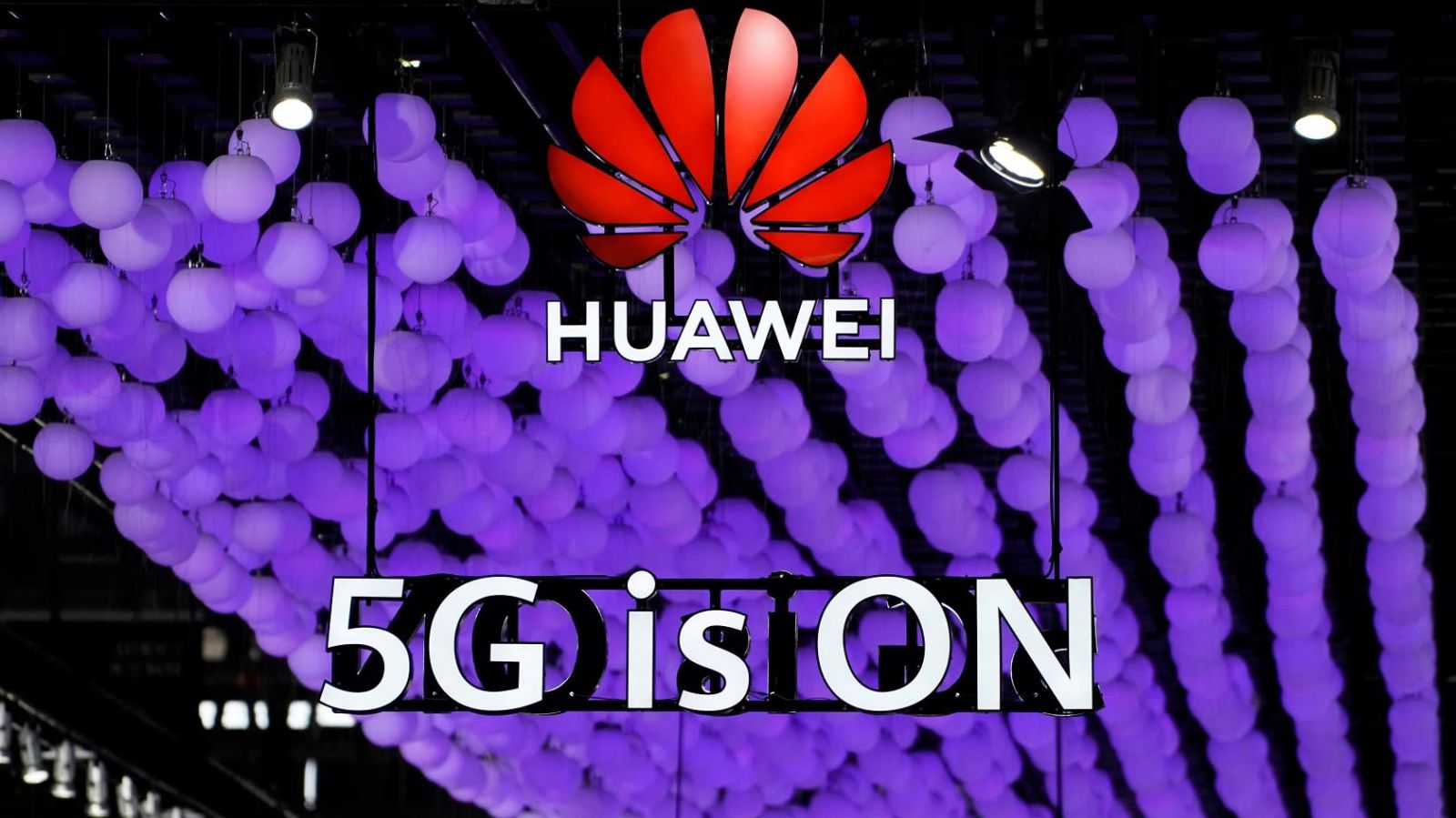 Huawei và những cơn gió nghịch trong cuộc đua 5G toàn cầu.